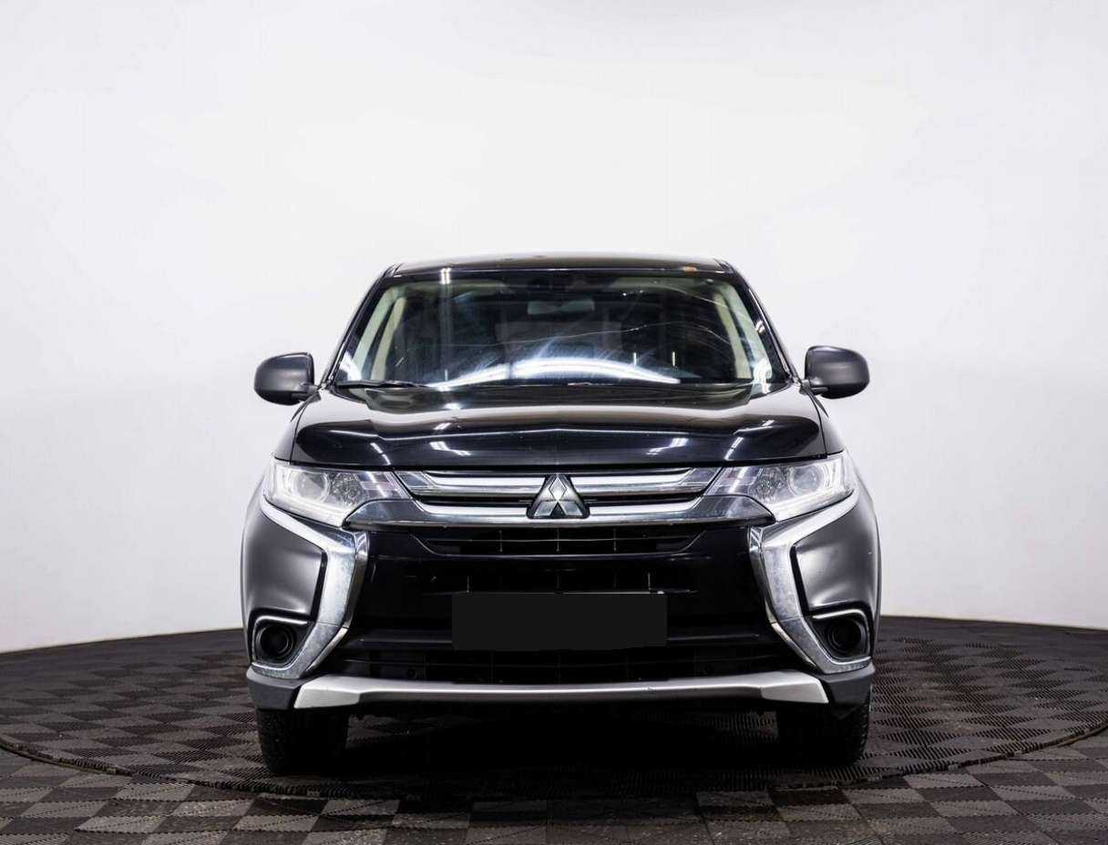 Mitsubishi Outlander, 2018 - фото №2