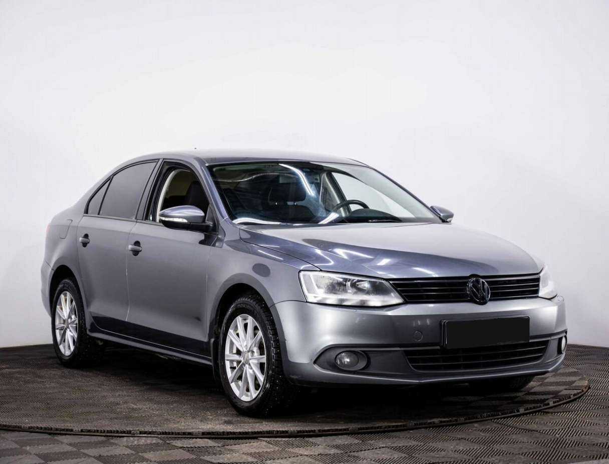 Volkswagen Jetta, 2012 - фото №3