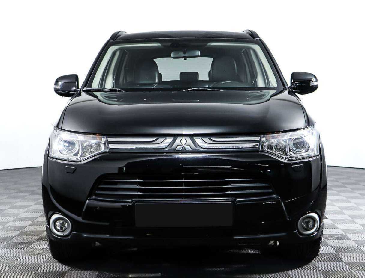 Mitsubishi Outlander, 2012 - фото №2