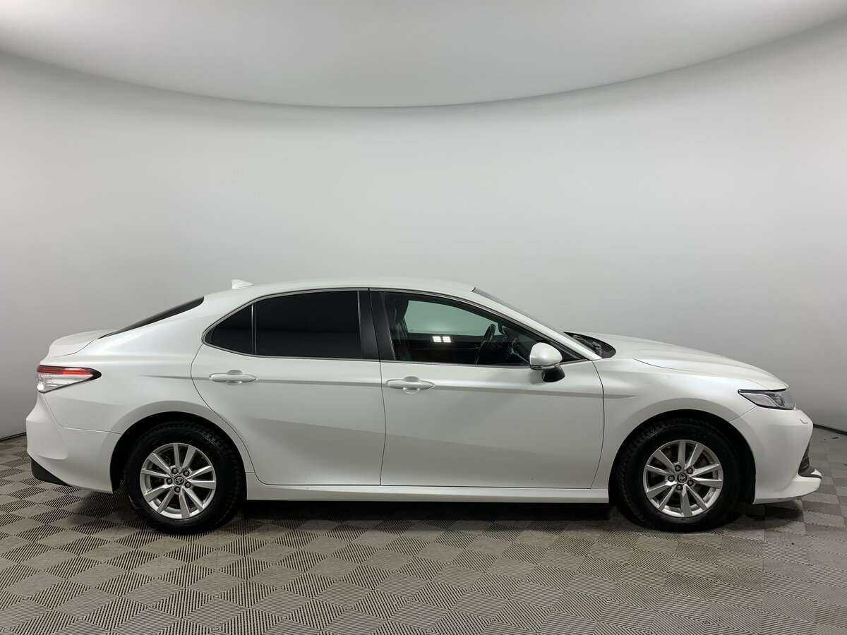 Toyota Camry, 2020 - фото №4