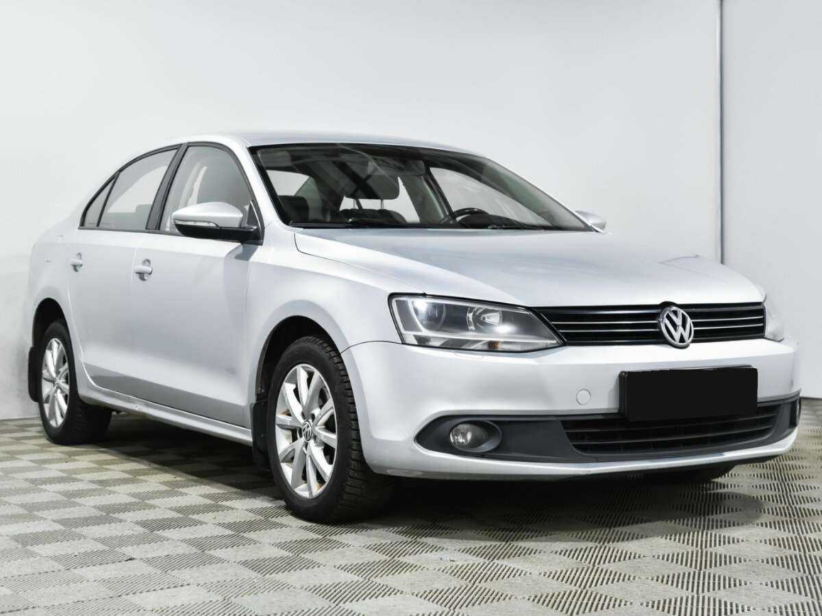 Volkswagen Jetta, 2012 - фото №3