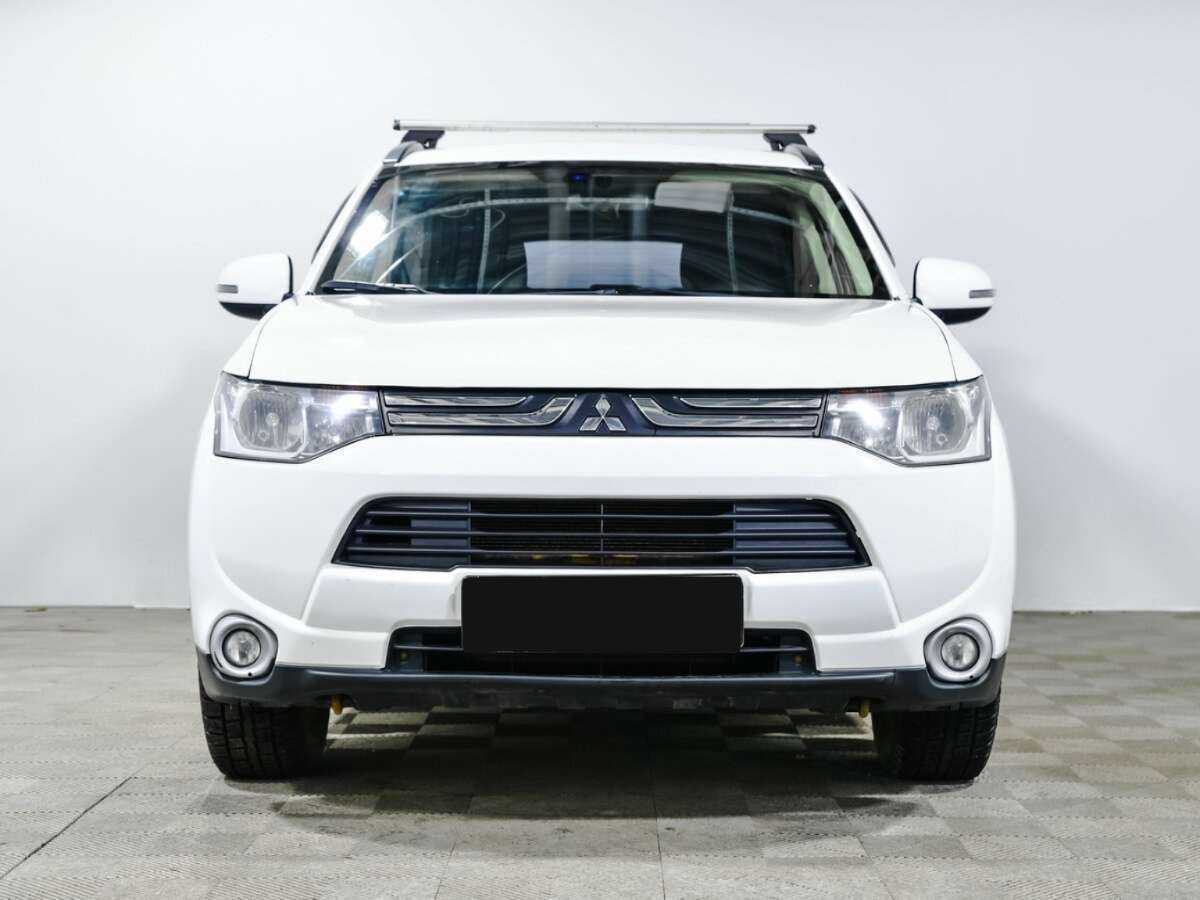 Mitsubishi Outlander, 2013 - фото №2
