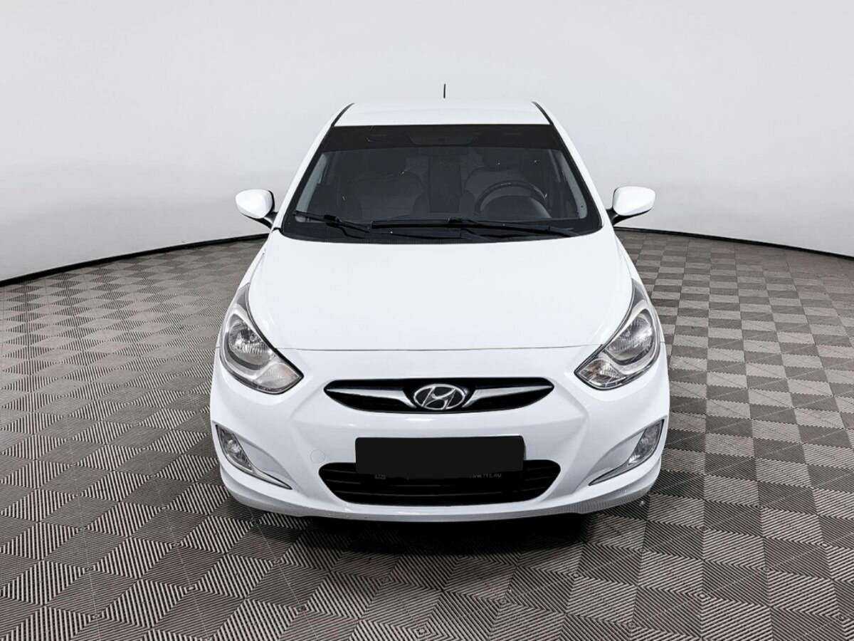 Hyundai Solaris, 2013 - фото №2