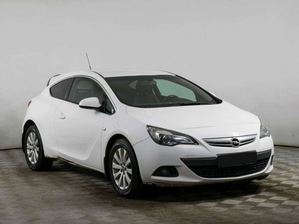 Opel Astra GTC, 2012 - фото №3