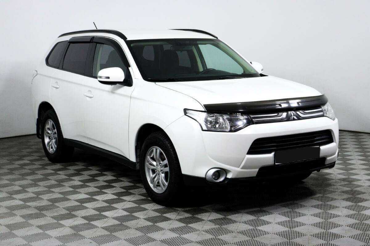 Mitsubishi Outlander, 2013 - фото №3
