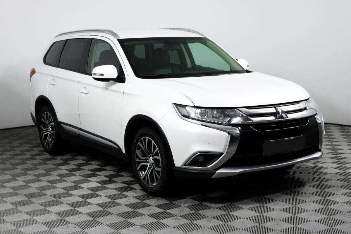 Mitsubishi Outlander, 2018 - фото №2