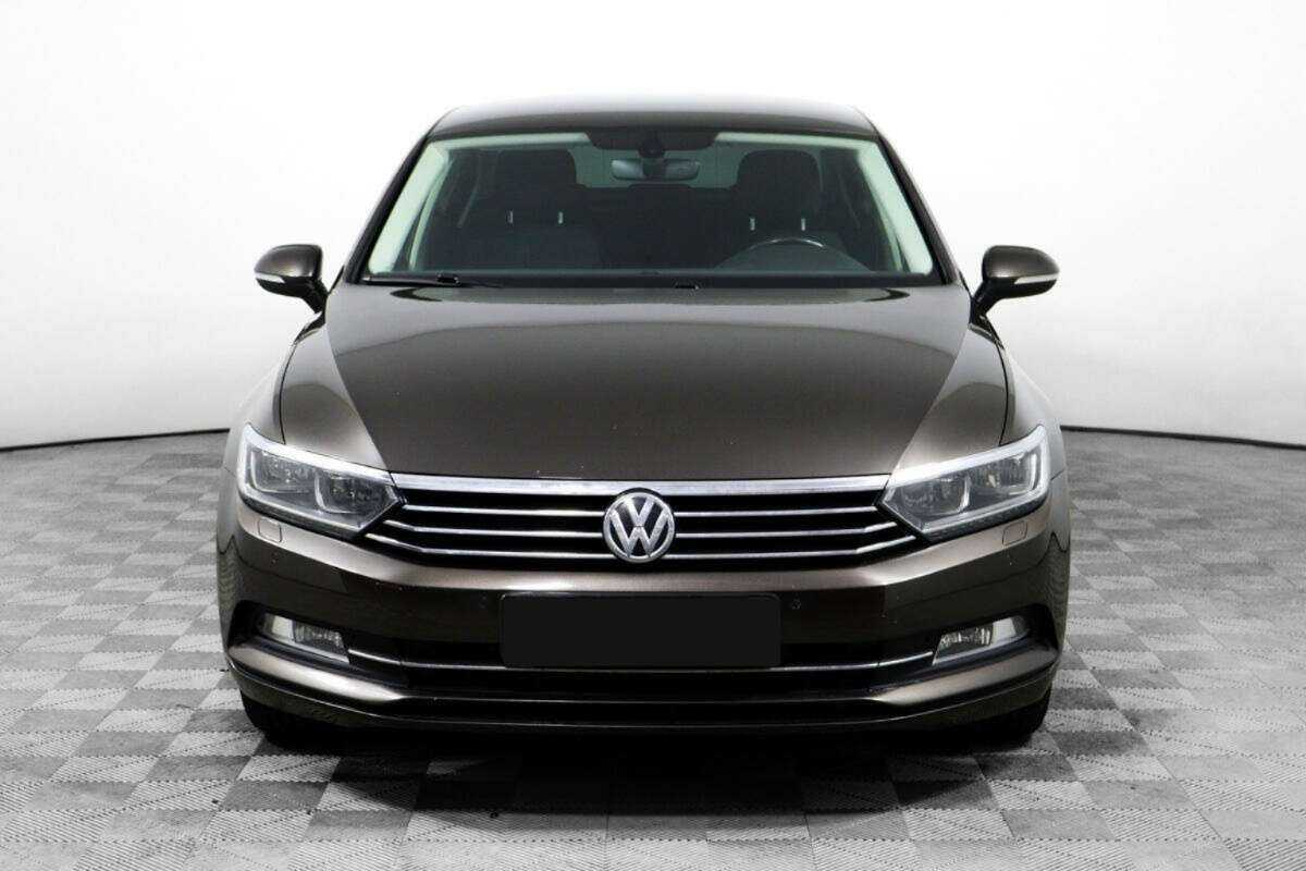 Volkswagen Passat, 2016 - фото №2