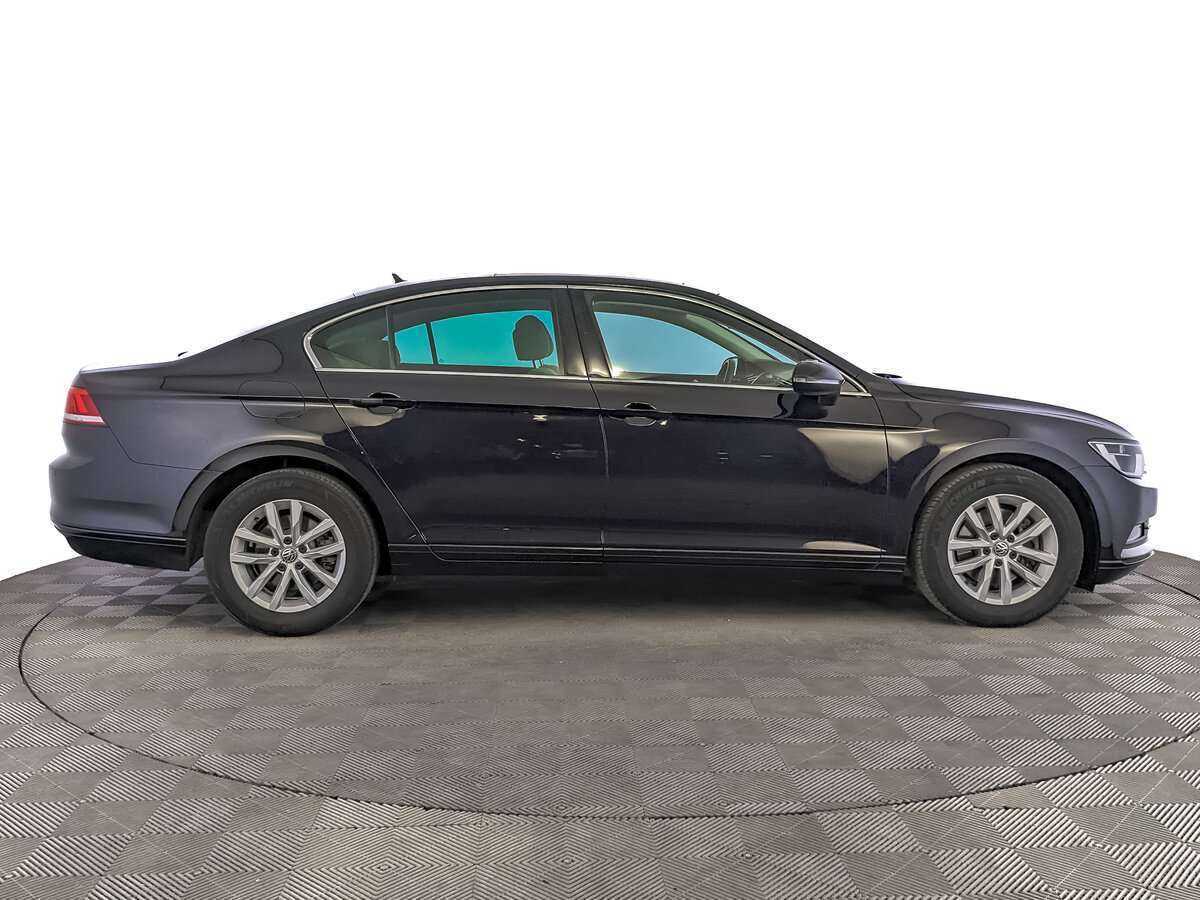 Volkswagen Passat, 2018 - фото №4