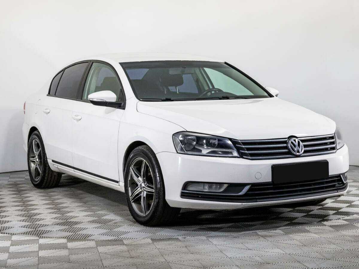 Volkswagen Passat, 2012 - фото №3