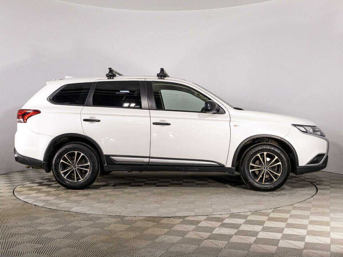 Mitsubishi Outlander, 2020 - фото №4