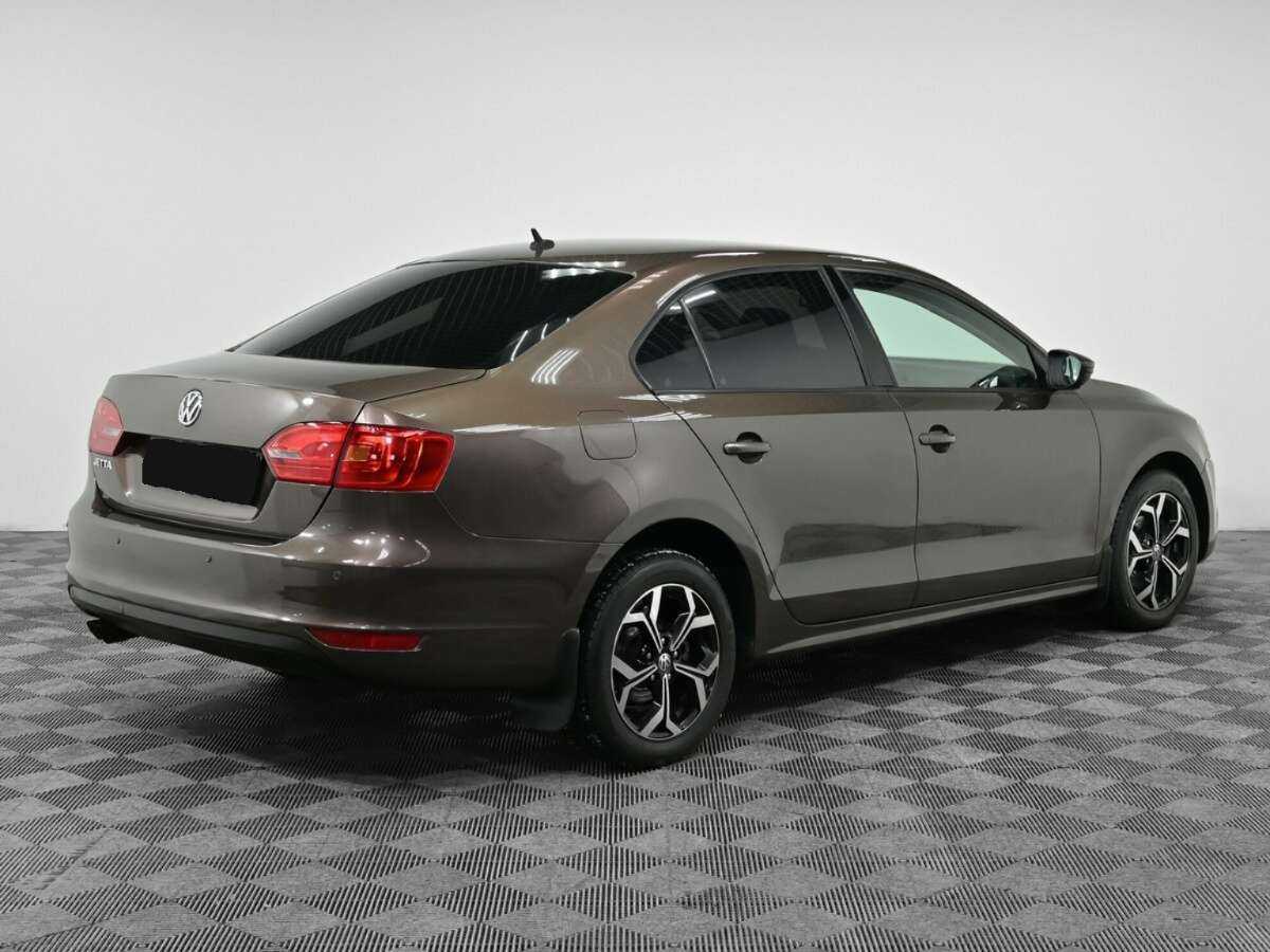 Volkswagen Jetta, 2013 - фото №2