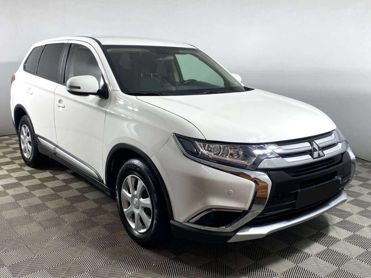 Mitsubishi Outlander, 2017 - фото №3
