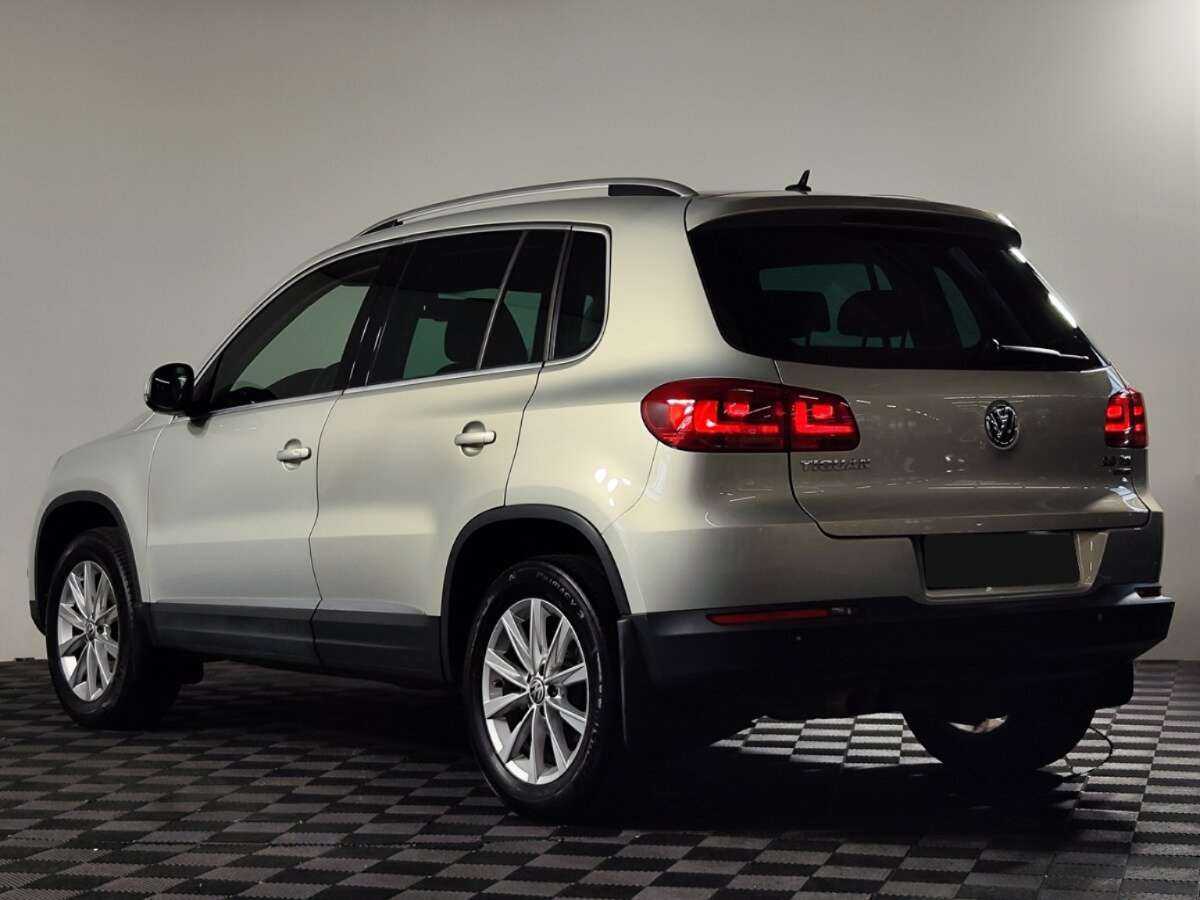 Volkswagen Tiguan, 2012 - фото №4
