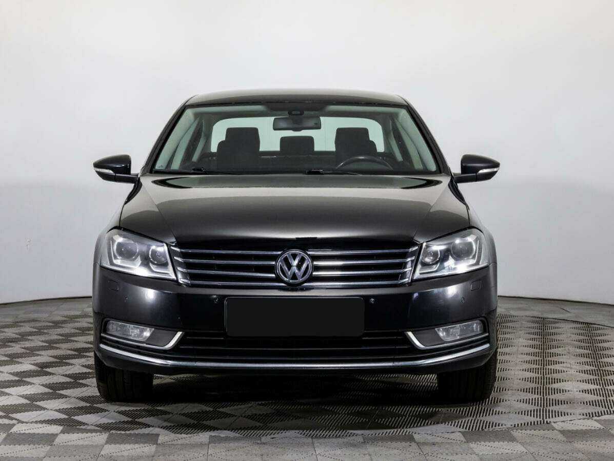 Volkswagen Passat, 2012 - фото №2
