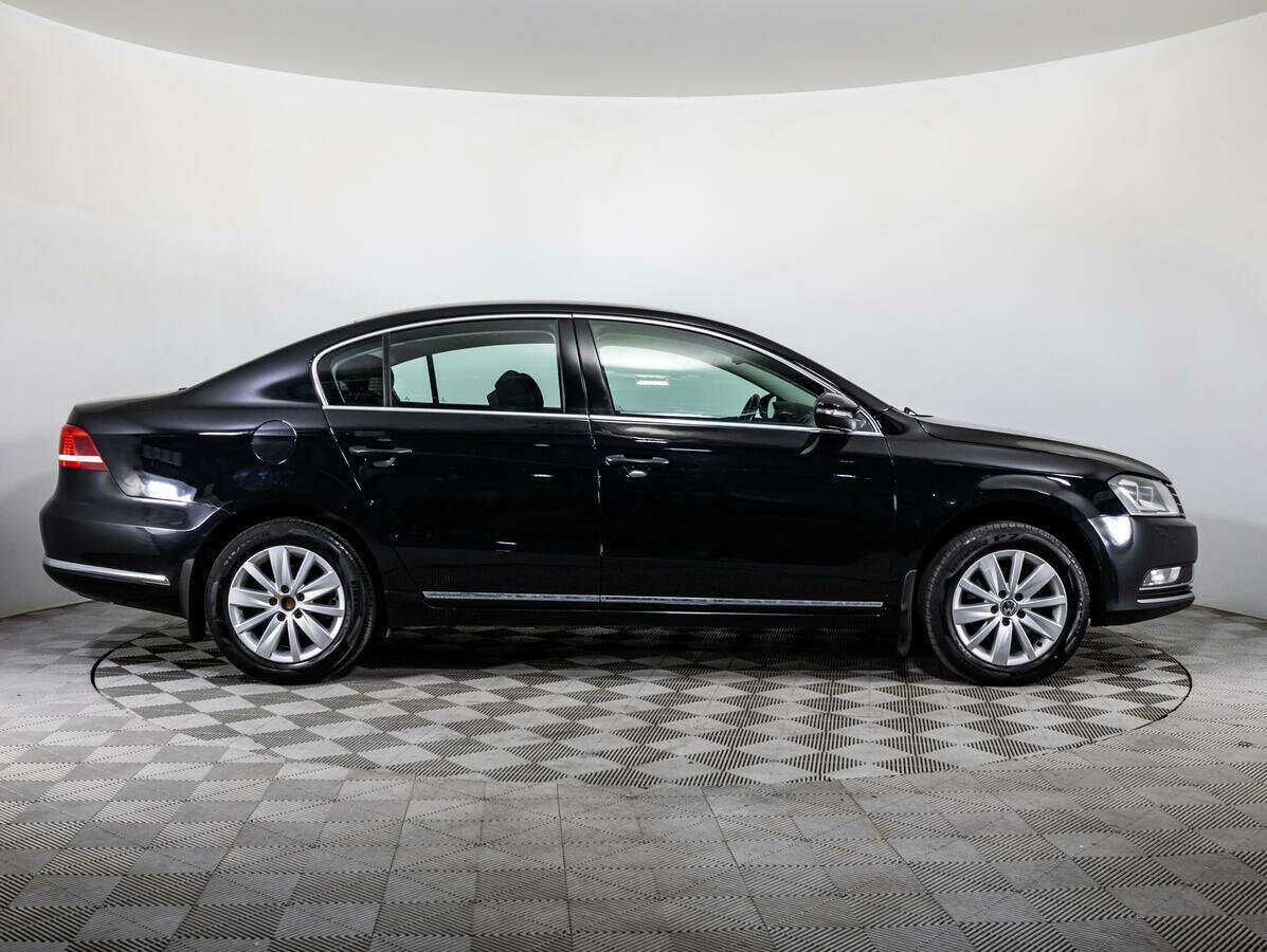 Volkswagen Passat, 2012 - фото №4