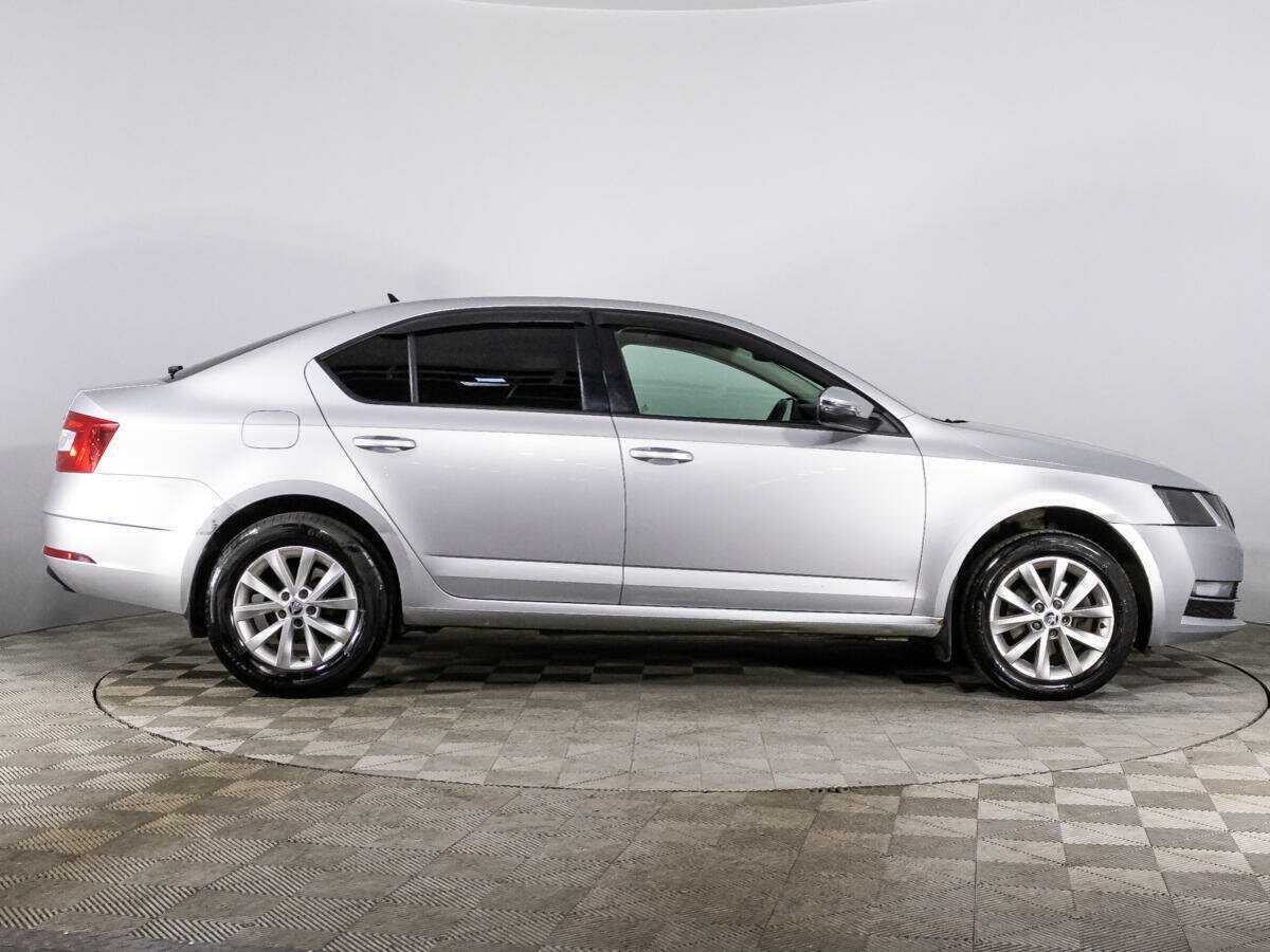 Skoda Octavia, 2018 - фото №4