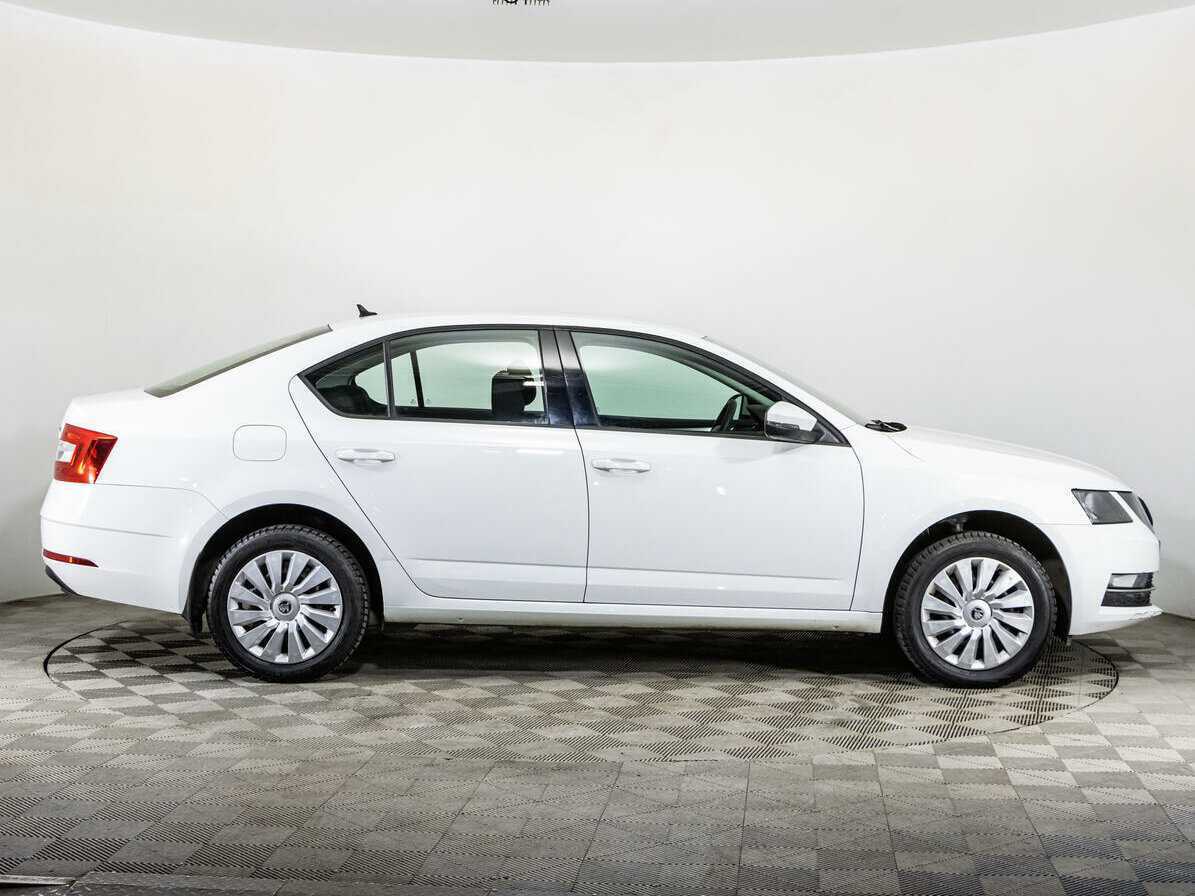 Skoda Octavia, 2018 - фото №4