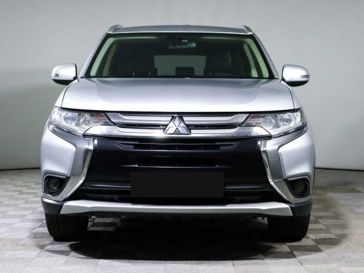 Mitsubishi Outlander, 2017 - фото №2