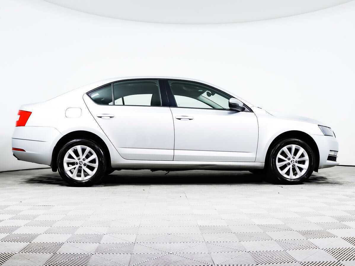 Skoda Octavia, 2018 - фото №4