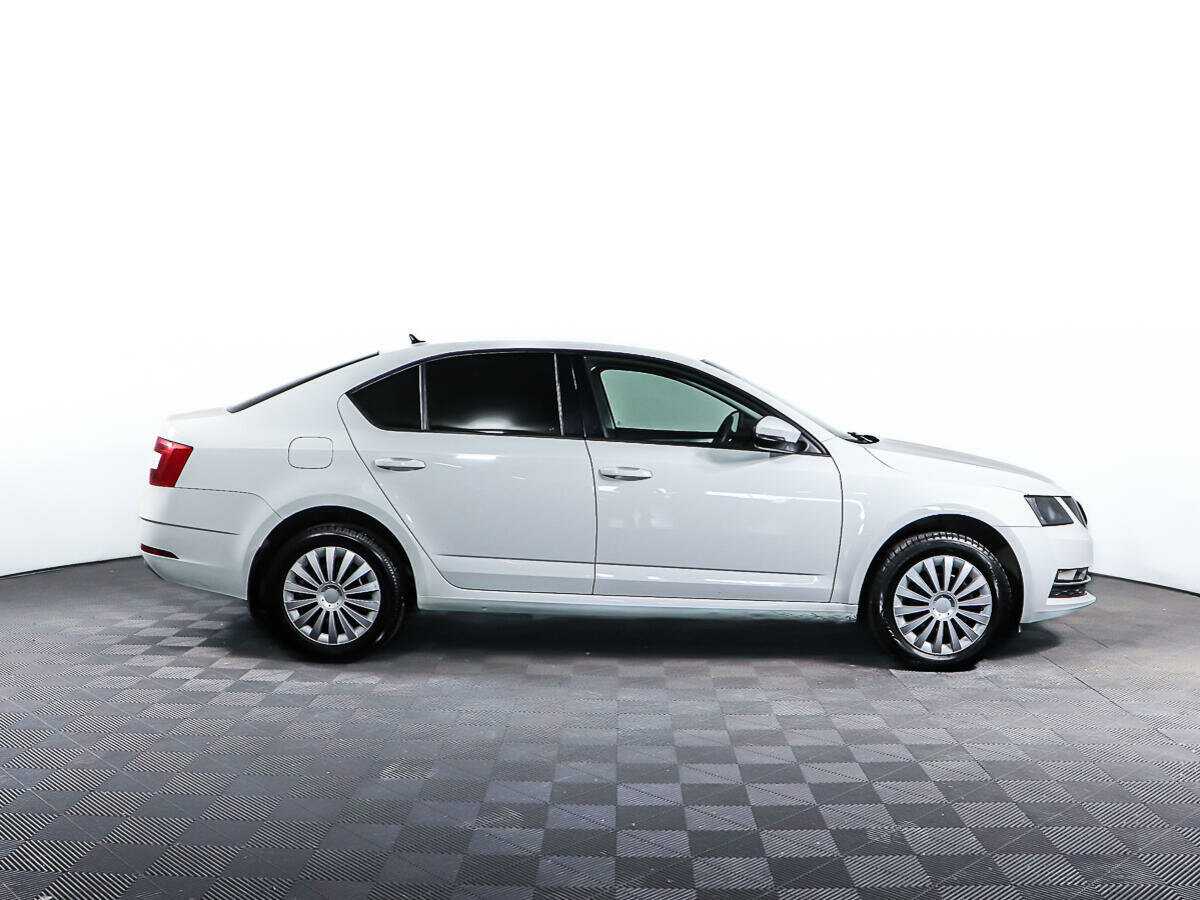 Skoda Octavia, 2018 - фото №4