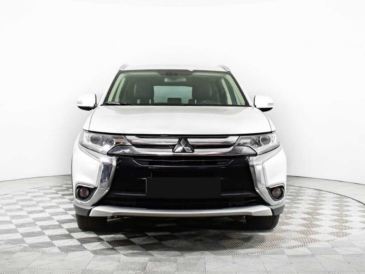 Mitsubishi Outlander, 2015 - фото №2