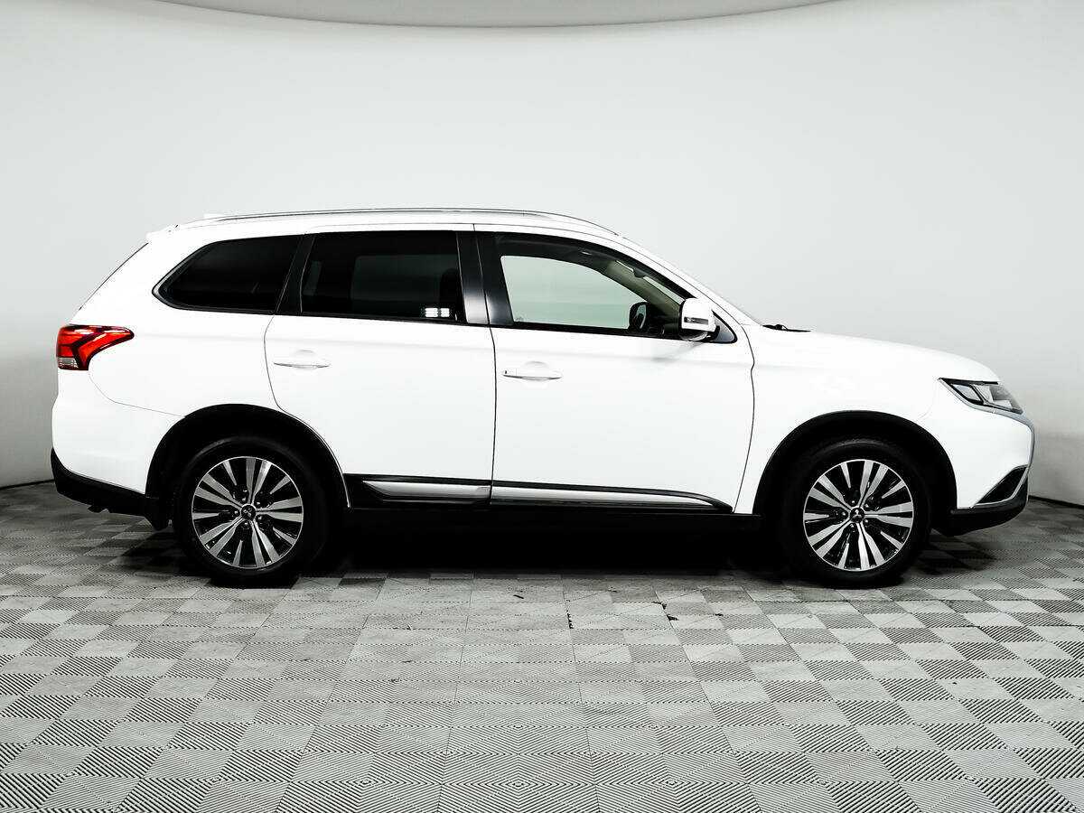 Mitsubishi Outlander, 2019 - фото №4