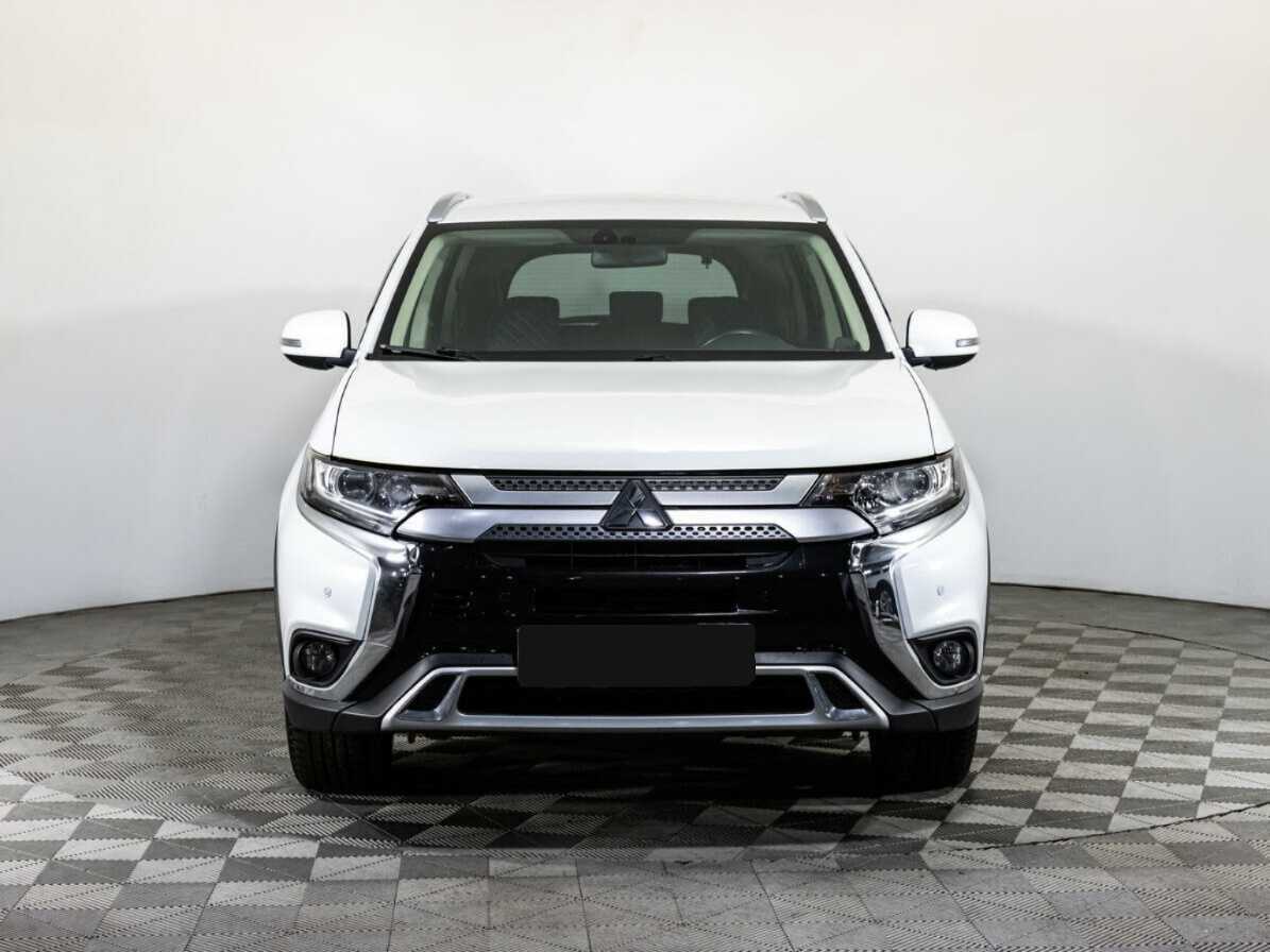Mitsubishi Outlander, 2020 - фото №2