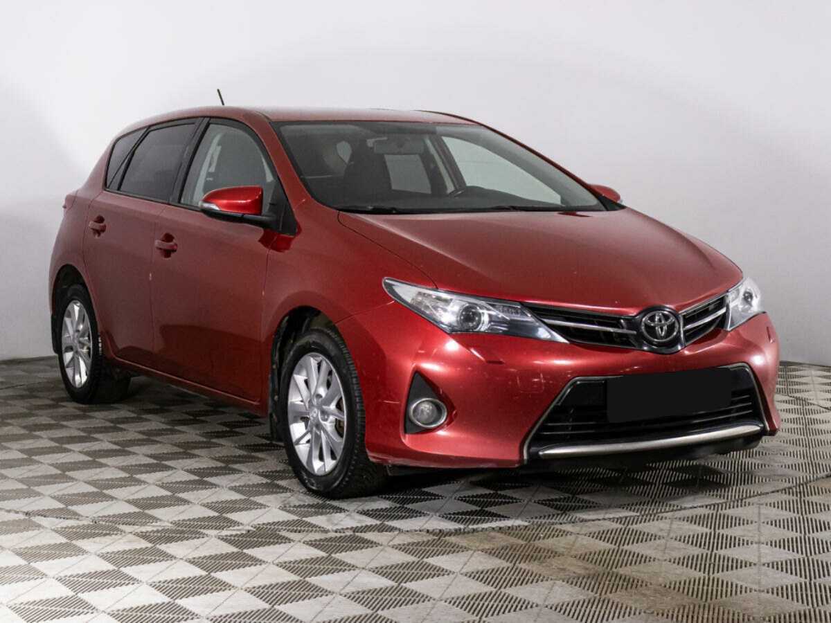 Toyota Auris, 2013 - фото №3