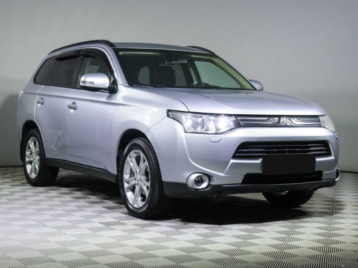 Mitsubishi Outlander, 2012 - фото №3