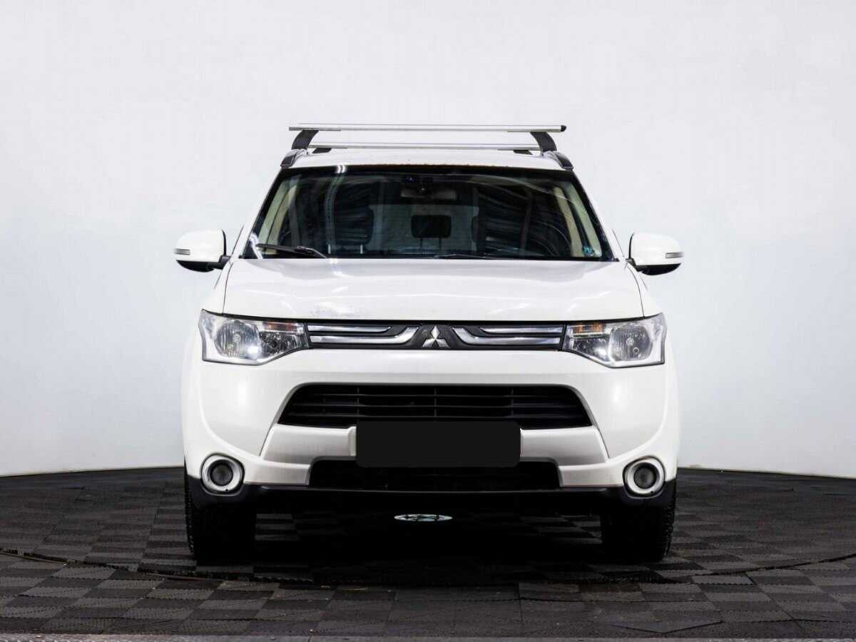 Mitsubishi Outlander, 2012 - фото №2