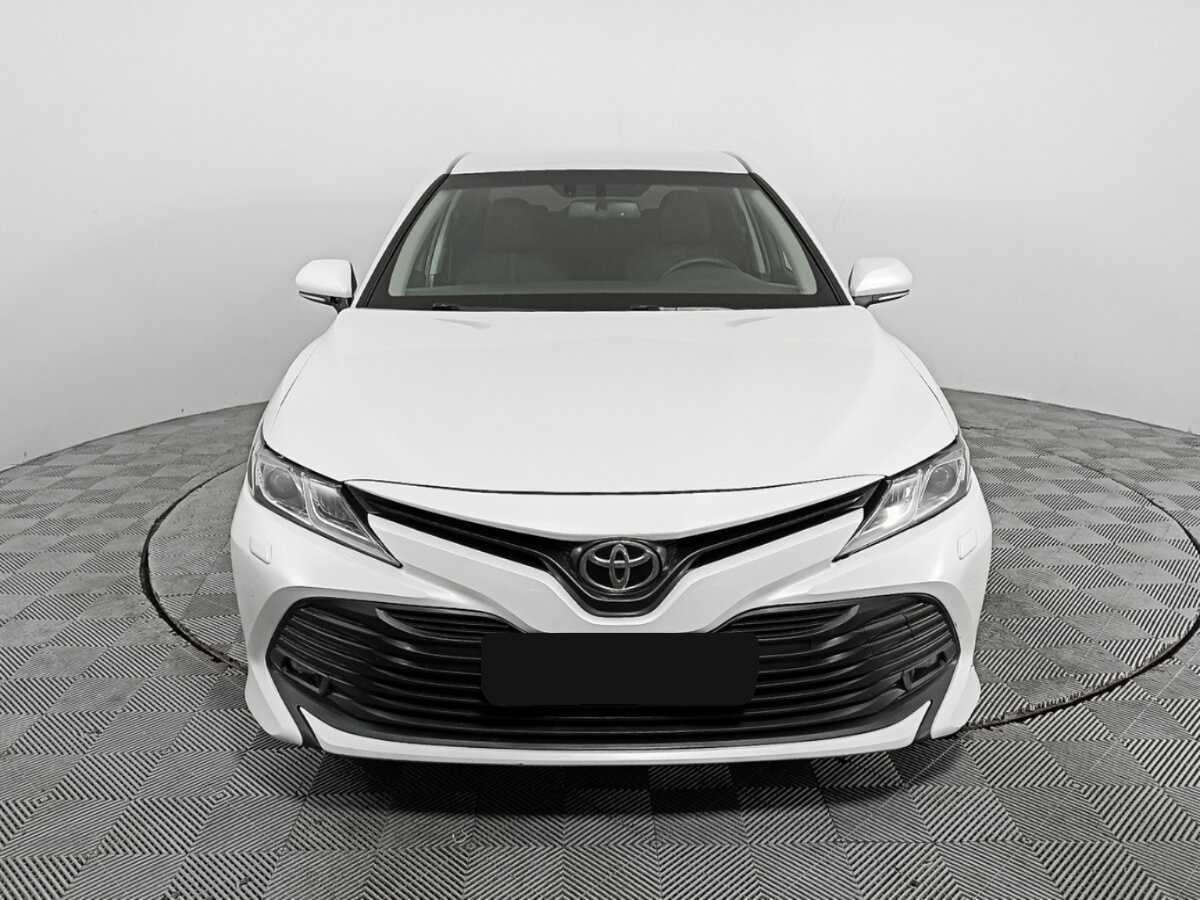 Toyota Camry, 2019 - фото №2