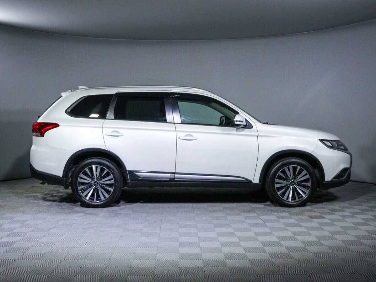 Mitsubishi Outlander, 2018 - фото №4