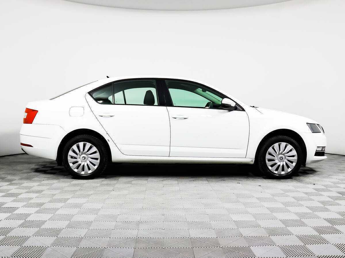 Skoda Octavia, 2018 - фото №4