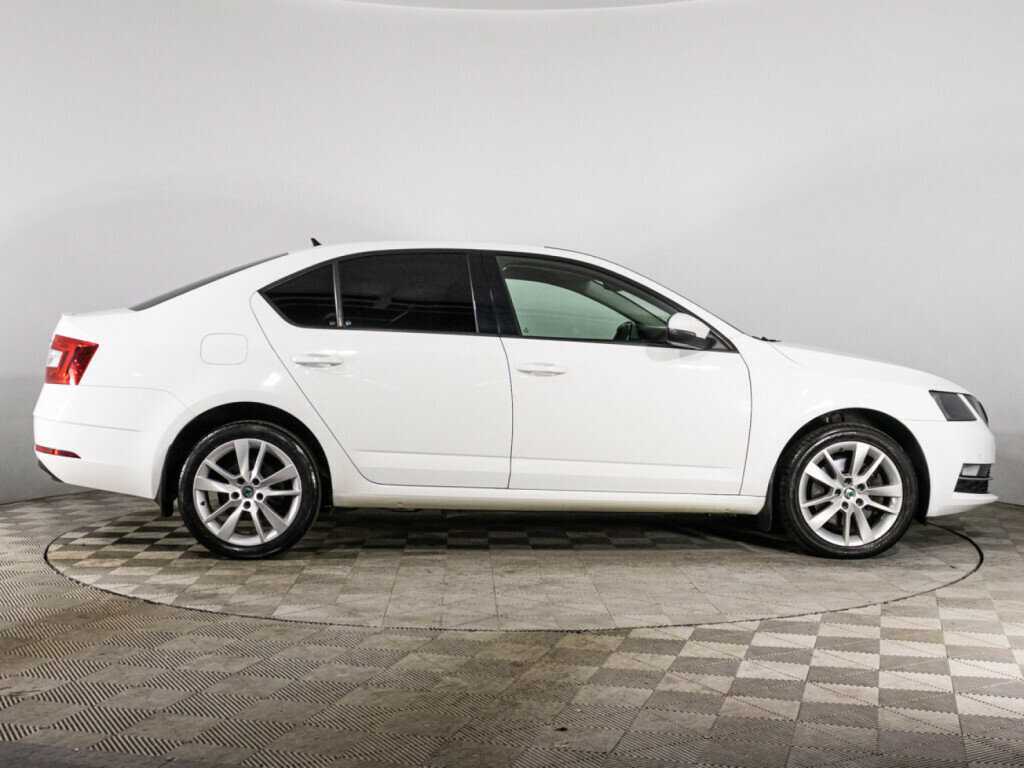 Skoda Octavia, 2018 - фото №4