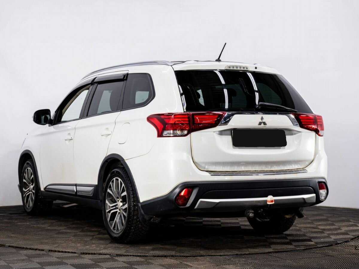 Mitsubishi Outlander, 2015 - фото №4
