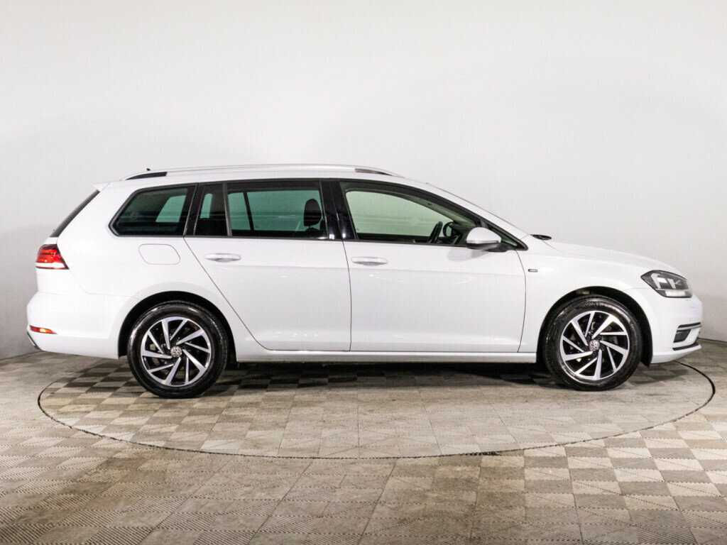 Volkswagen Golf, 2018 - фото №4