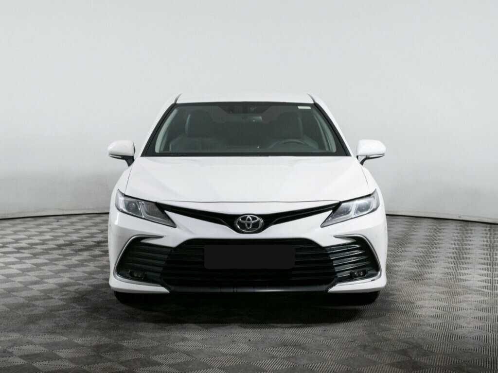Toyota Camry, 2021 - фото №2