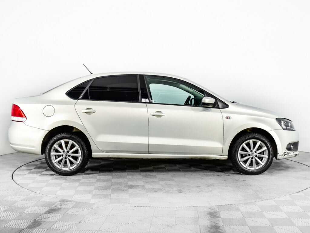 Volkswagen Polo, 2015 - фото №4