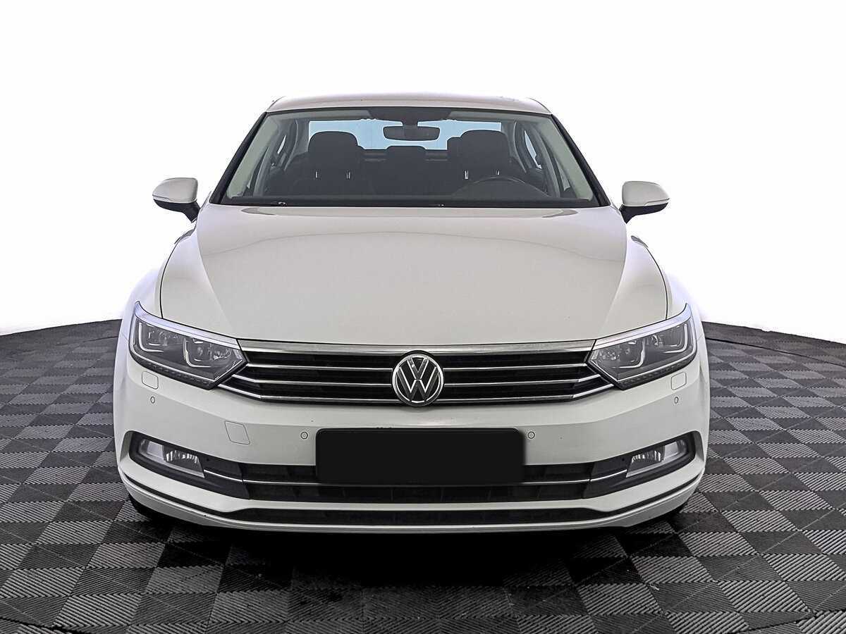 Volkswagen Passat, 2019 - фото №2