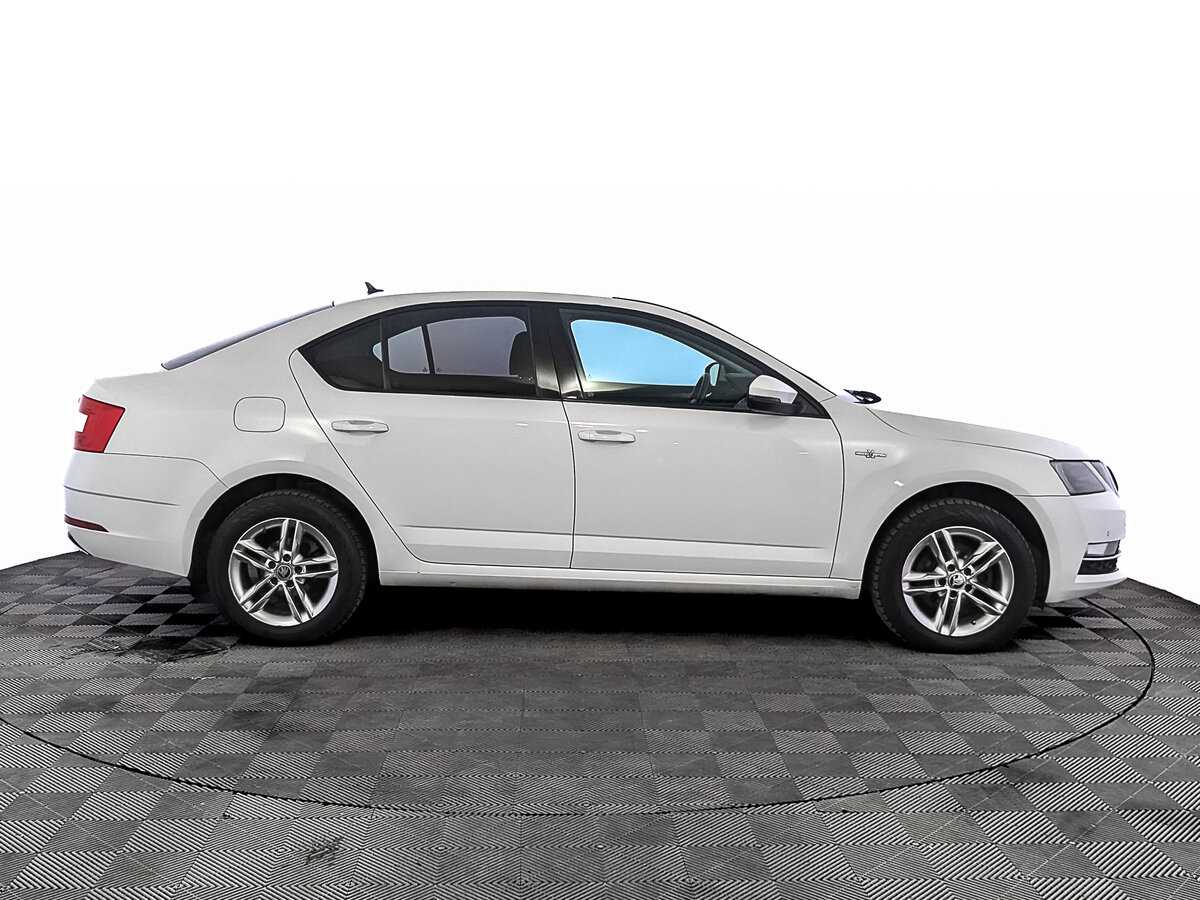 Skoda Octavia, 2018 - фото №4