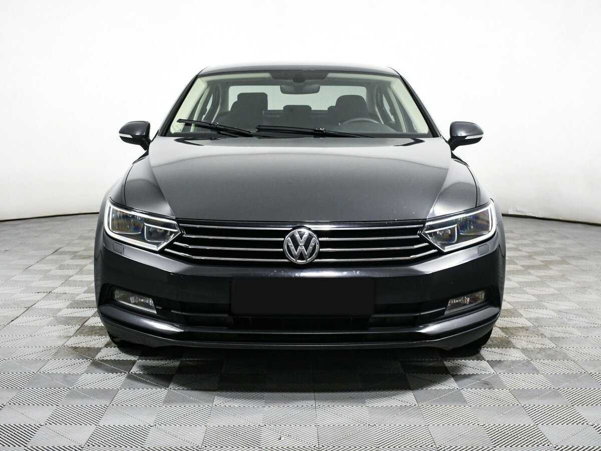 Volkswagen Passat, 2017 - фото №2