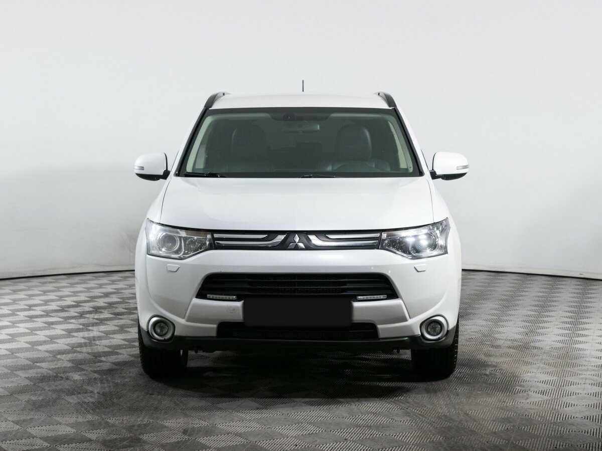 Mitsubishi Outlander, 2013 - фото №2