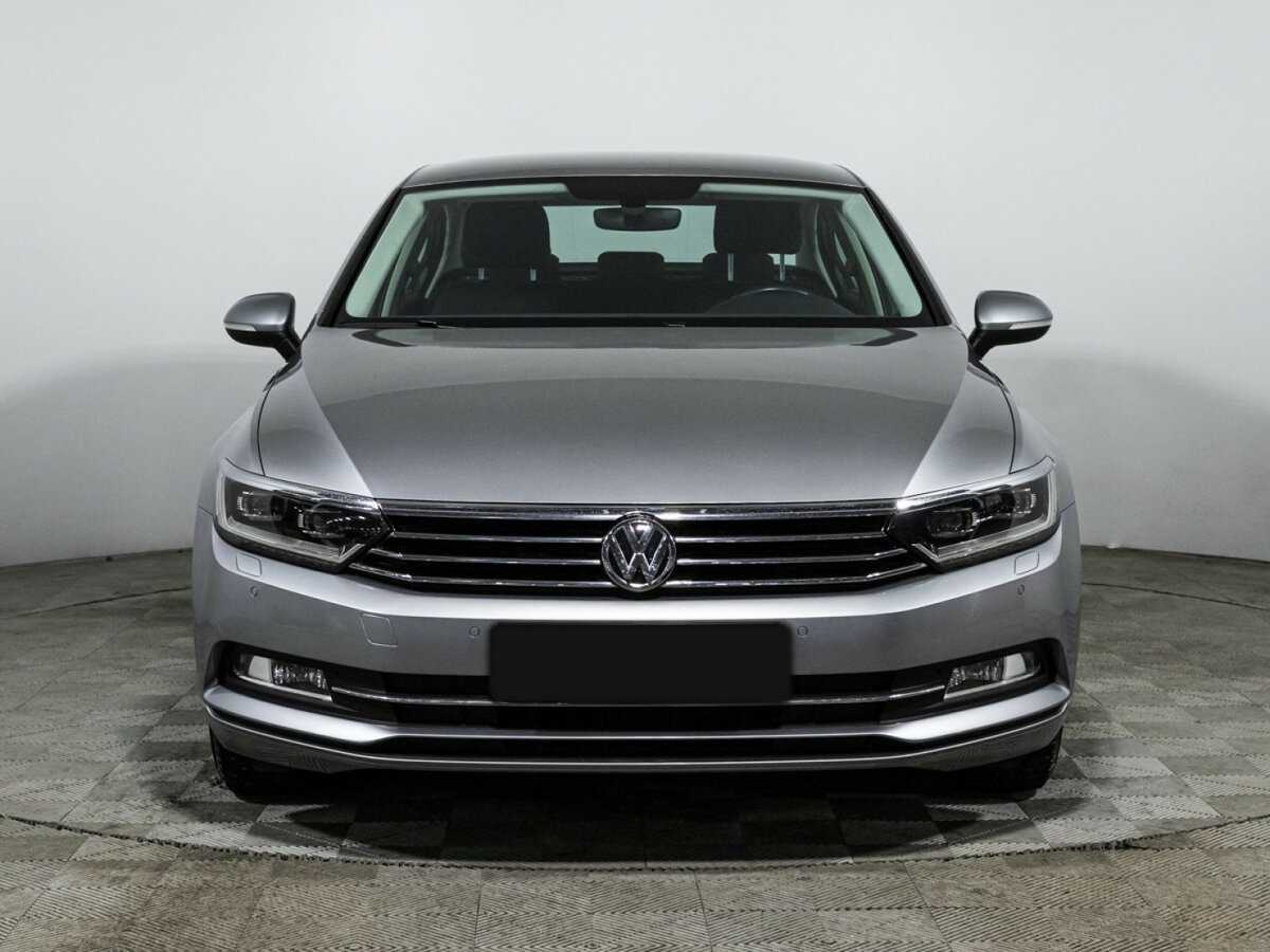 Volkswagen Passat, 2017 - фото №2
