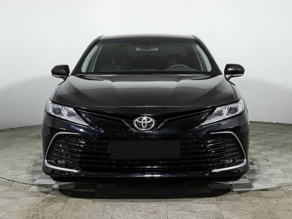 Toyota Camry, 2021 - фото №2