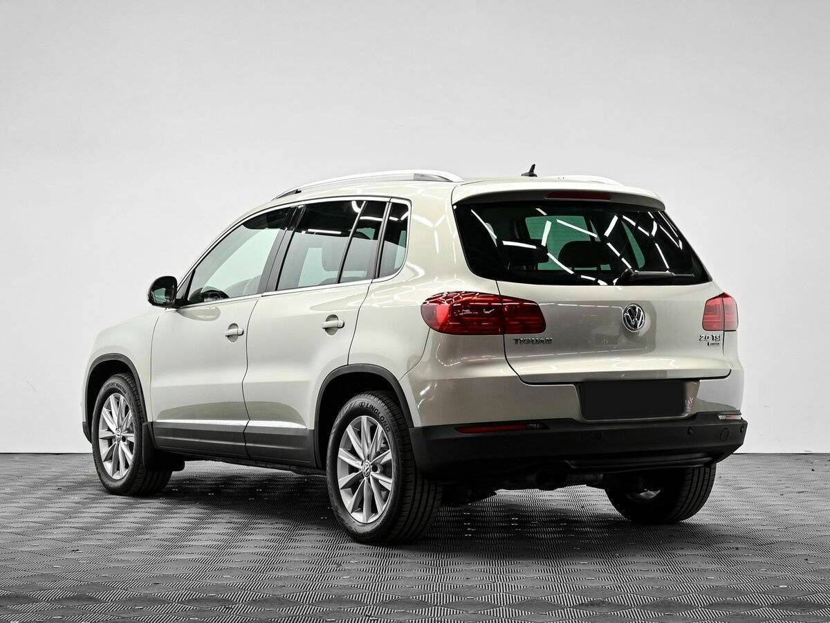 Volkswagen Tiguan, 2012 - фото №3