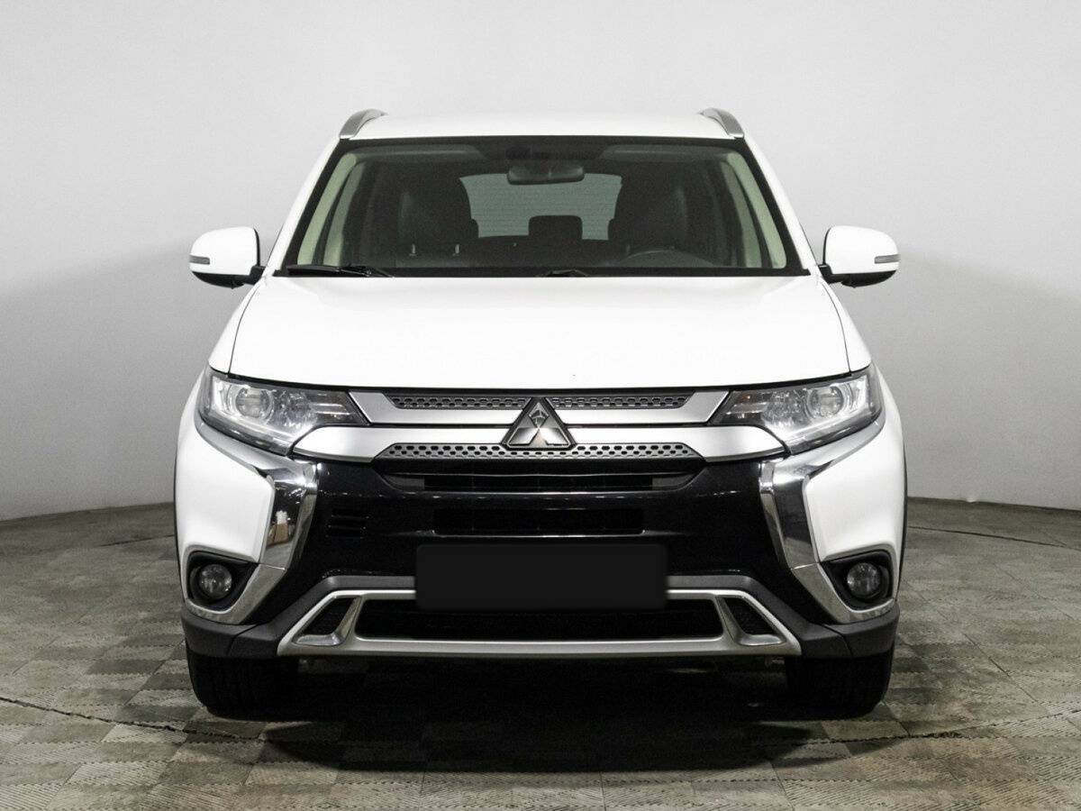 Mitsubishi Outlander, 2020 - фото №2