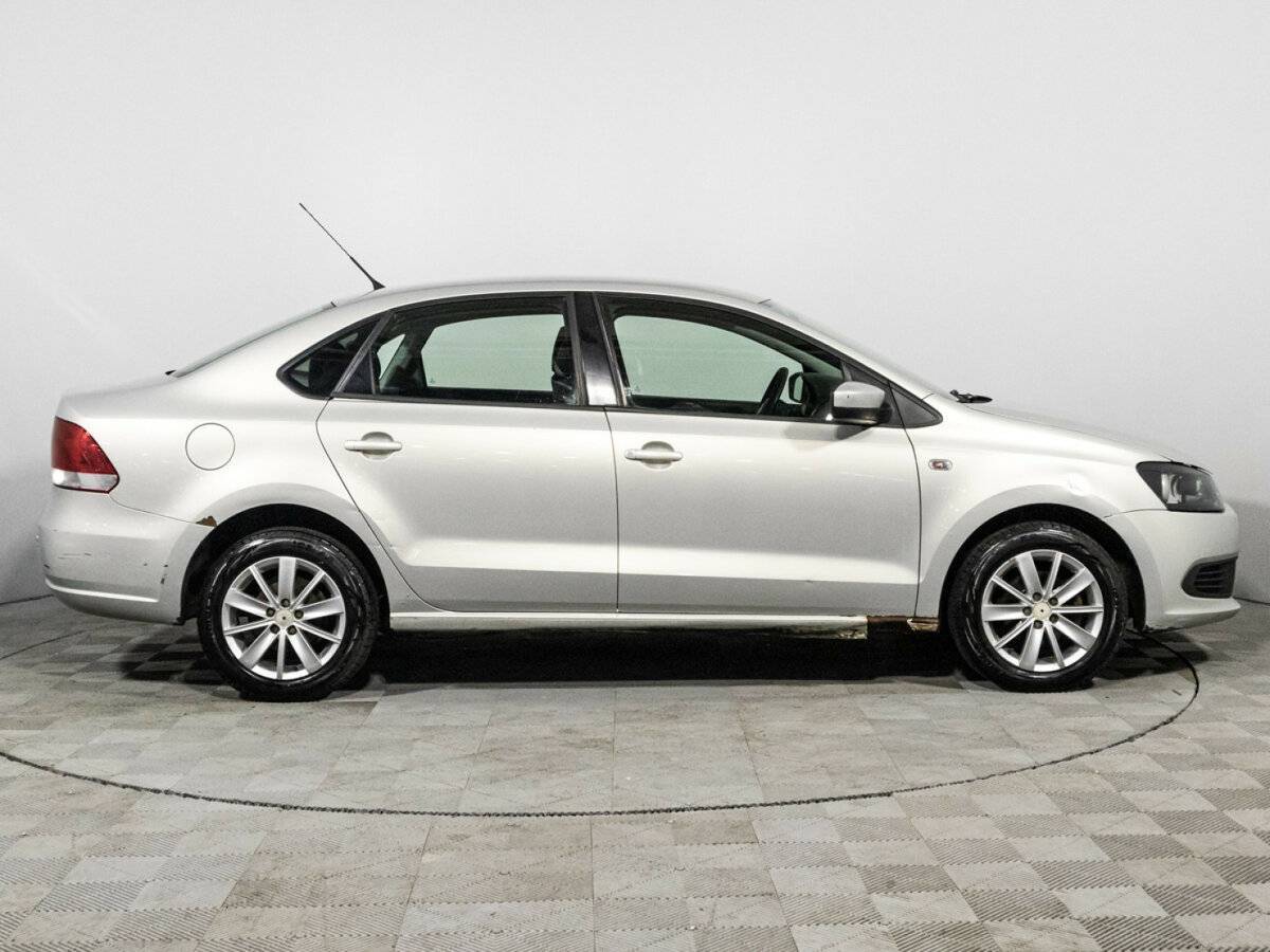 Volkswagen Polo, 2012 - фото №4