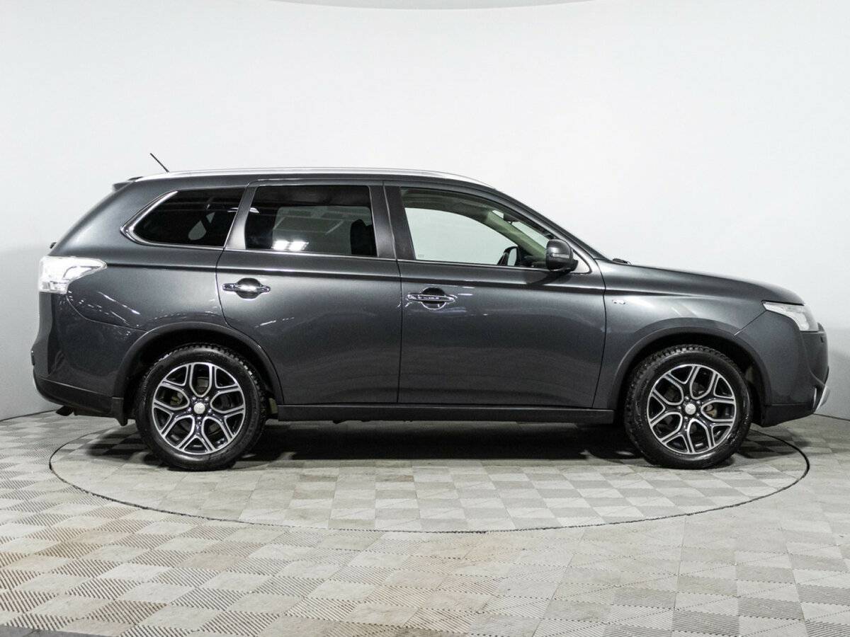 Mitsubishi Outlander III Рестайлинг, 2014 - фото №4
