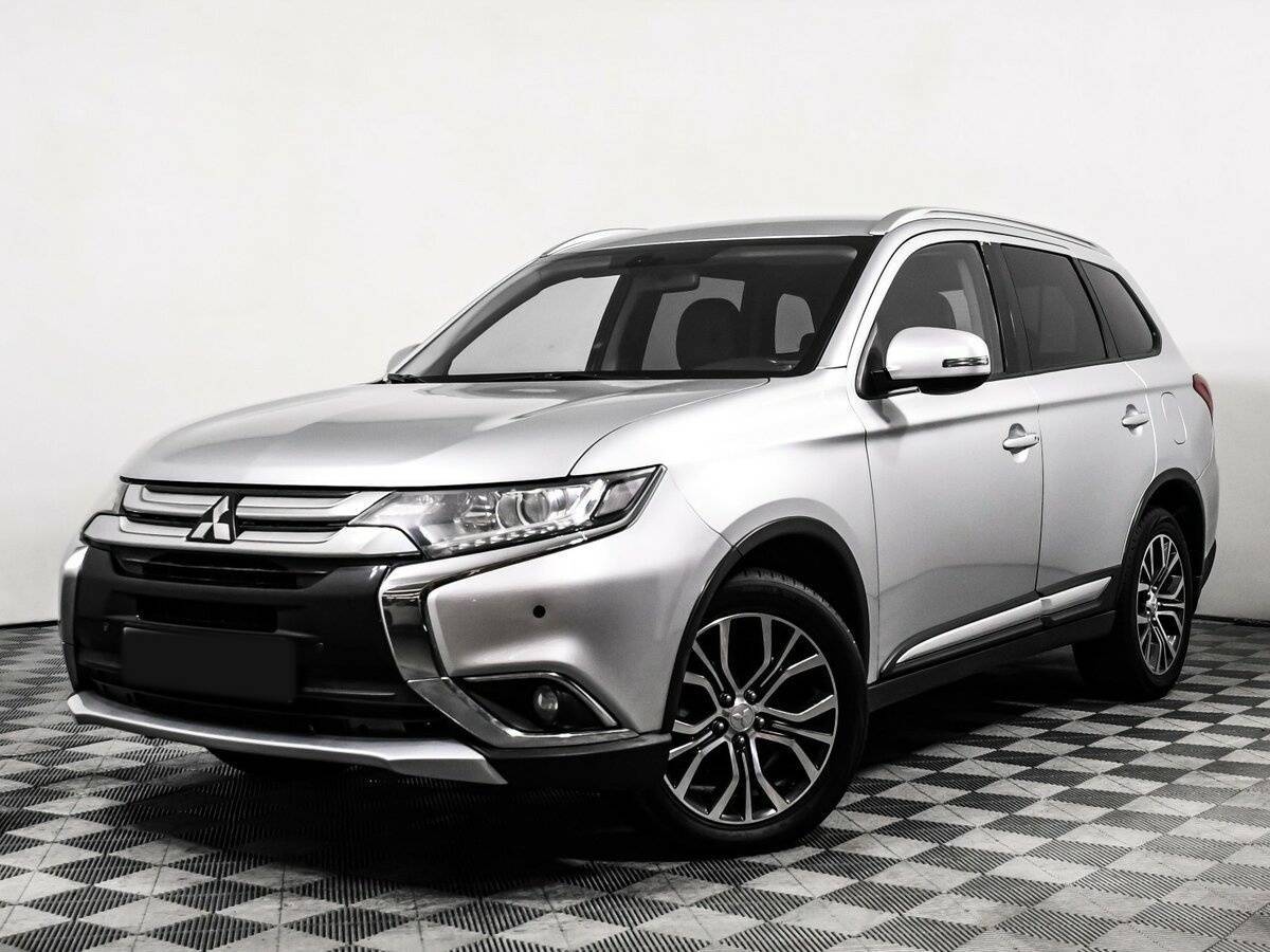 Mitsubishi Outlander, 2015